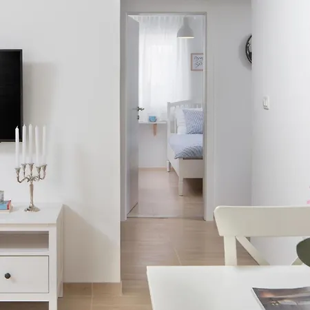 Charmante Mit Gepflegtem Garten Und Beheiztem Pool Holiday home